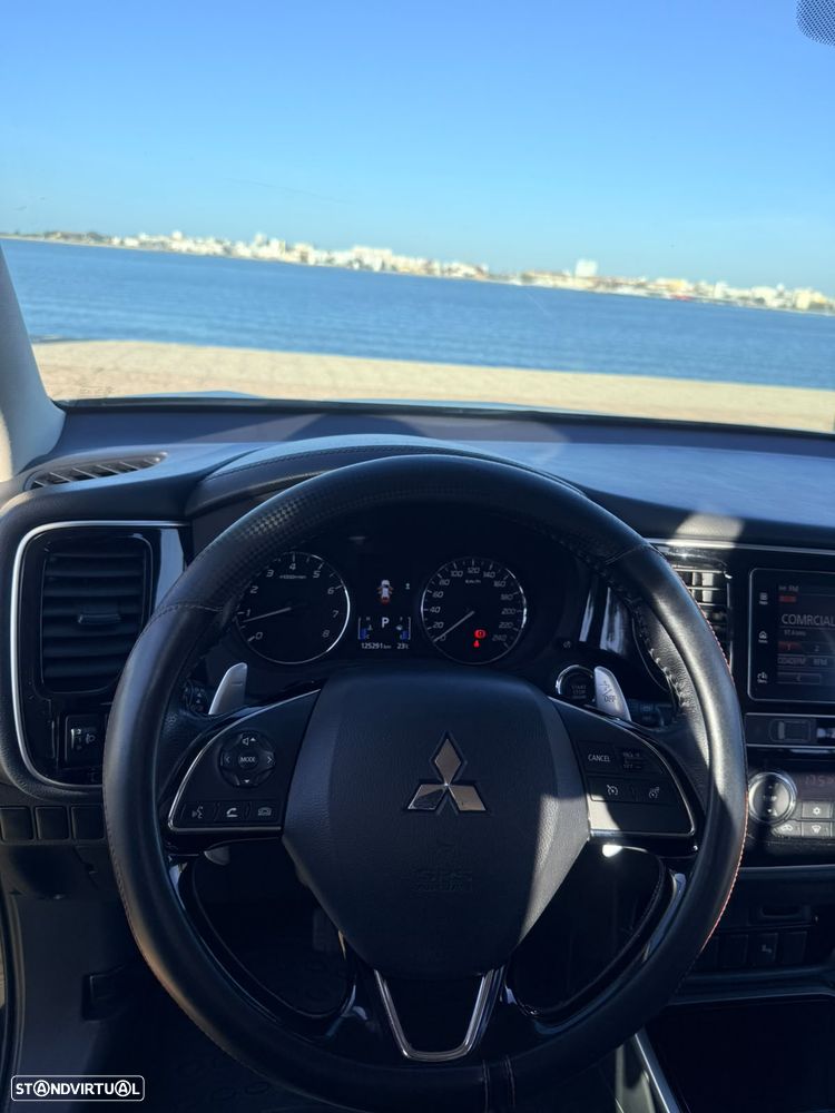 Mitsubishi Outlander 2020 photo 2