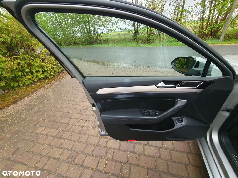Volkswagen Passat 2.0 TDI SCR DSG Highline - 9