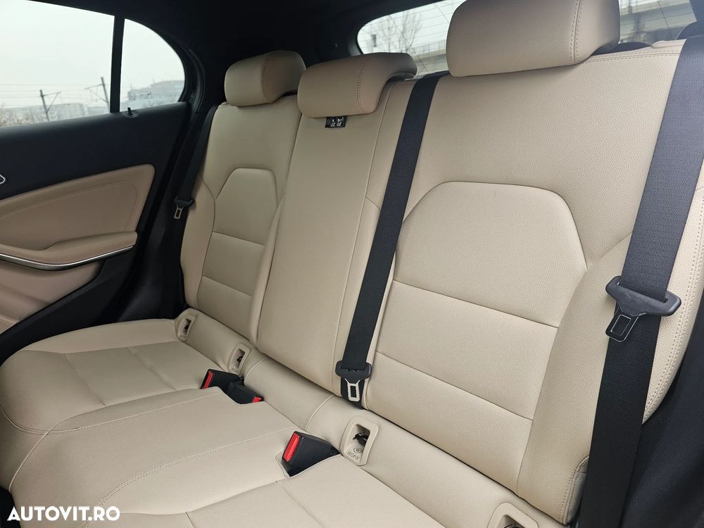 Mercedes-Benz GLA 200 d 4MATIC Aut. - 16