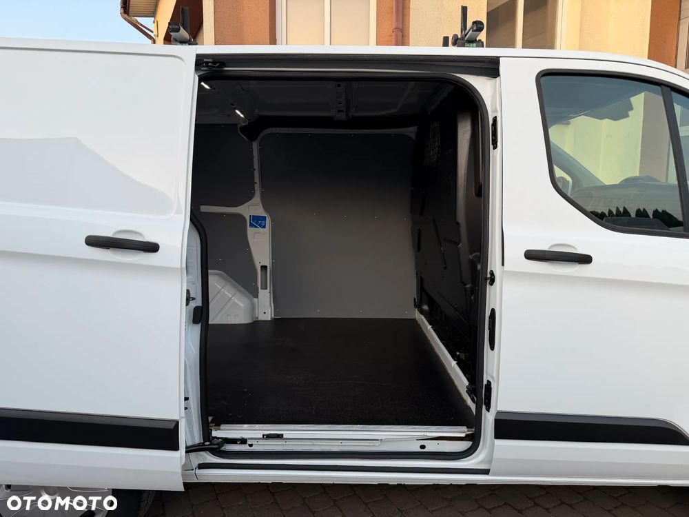 Ford Custom L1H1 - 30