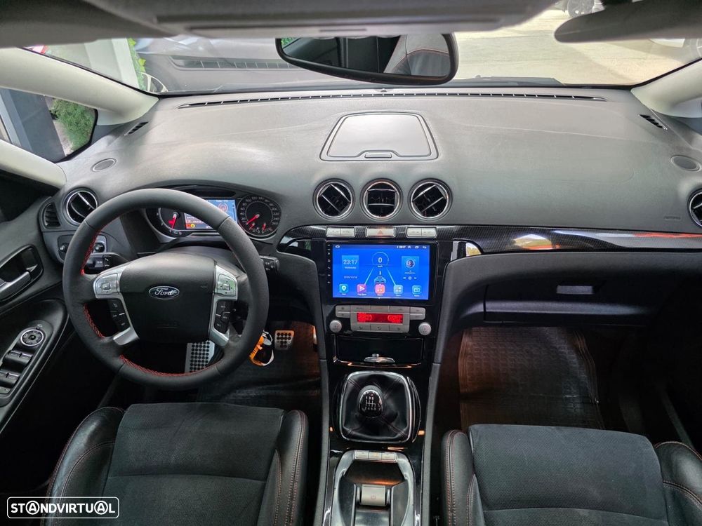Ford S-Max 2.2 TDCi Titanium 7L - 31