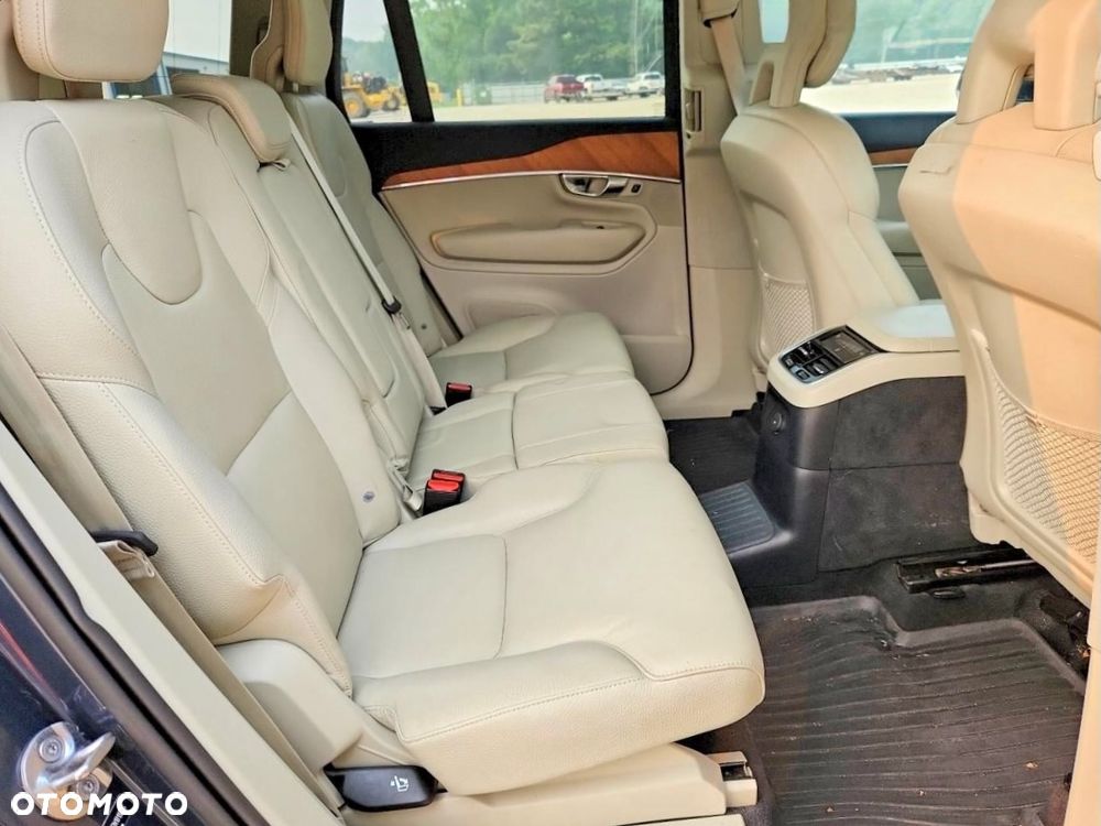 Volvo XC 90 - 12