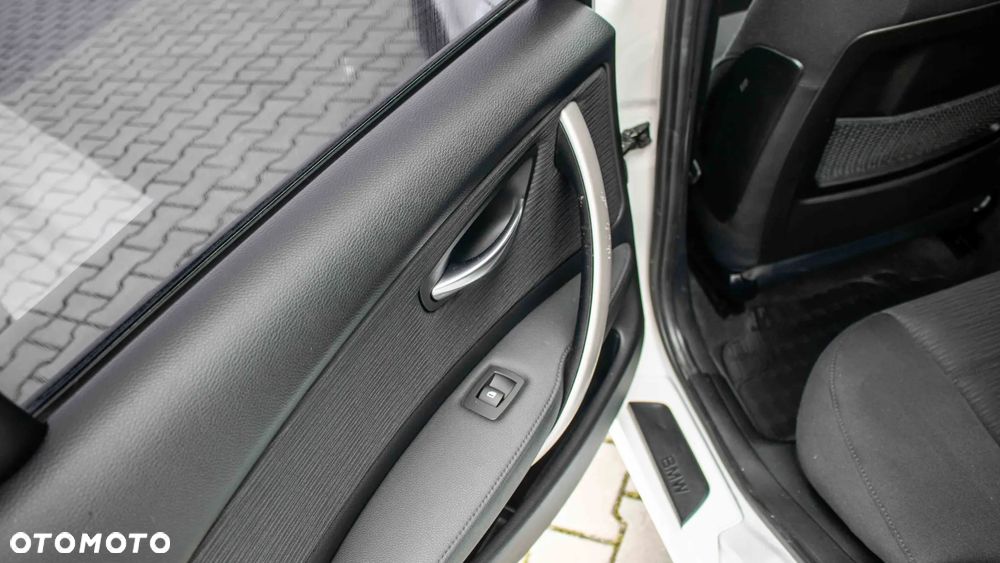 BMW Seria 1 116i - 21