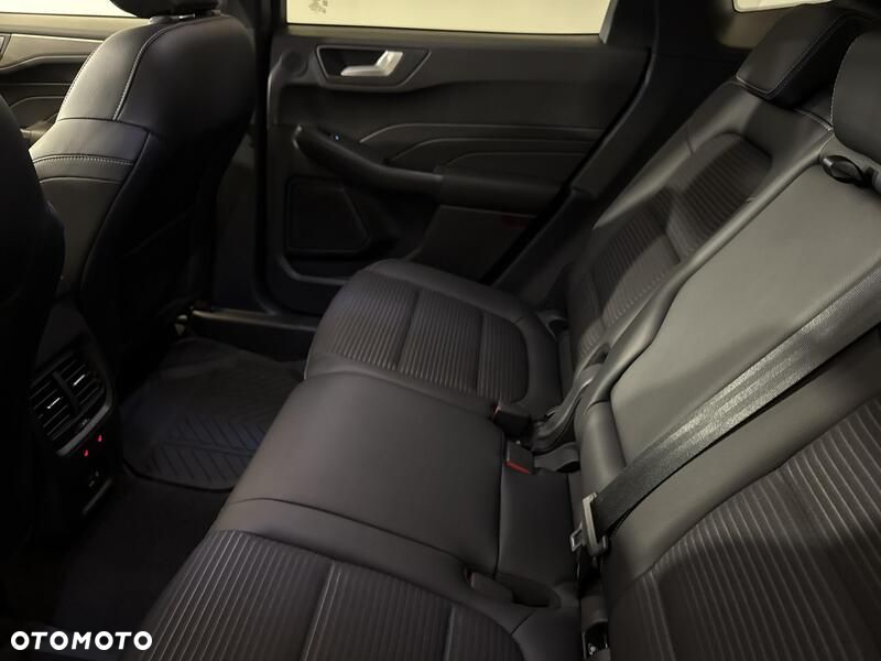 Ford Kuga - 23