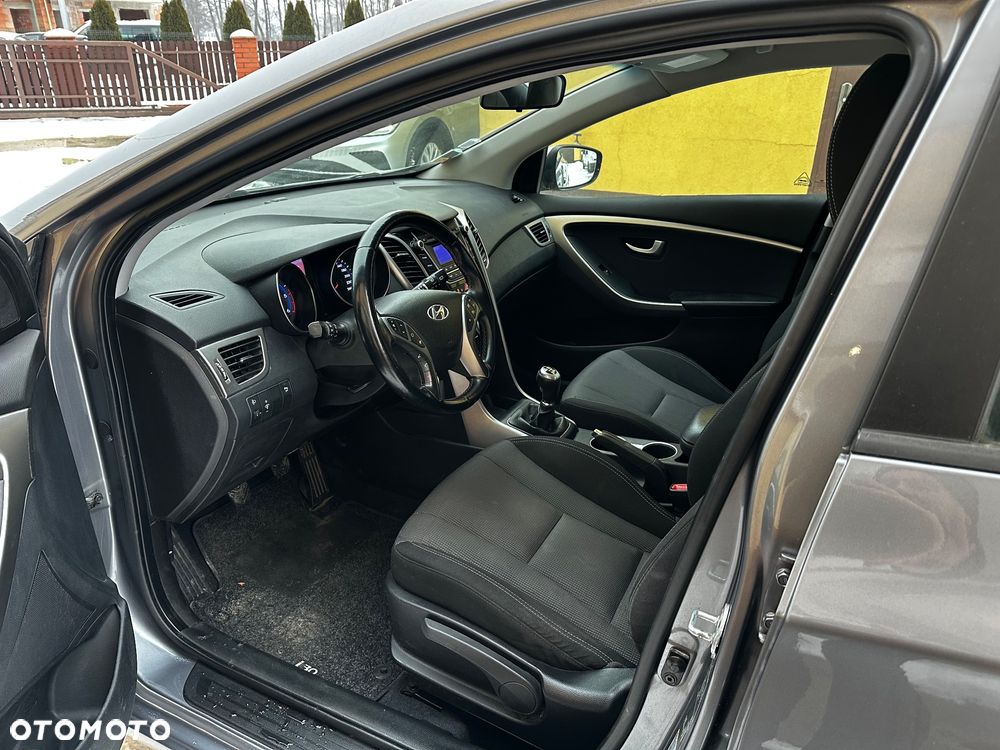 Hyundai i30 blue 1.6 CRDi Classic - 5