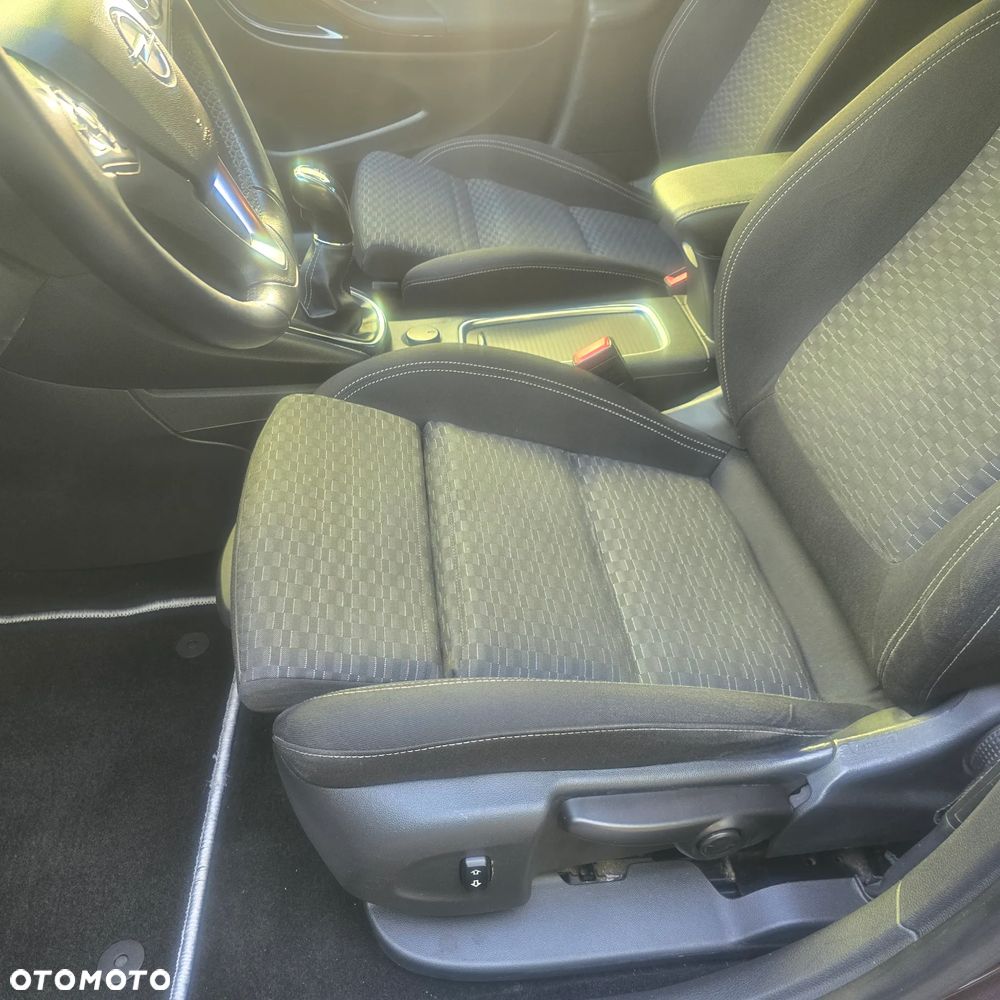 Opel Astra 1.4 Turbo Start/Stop ON - 12