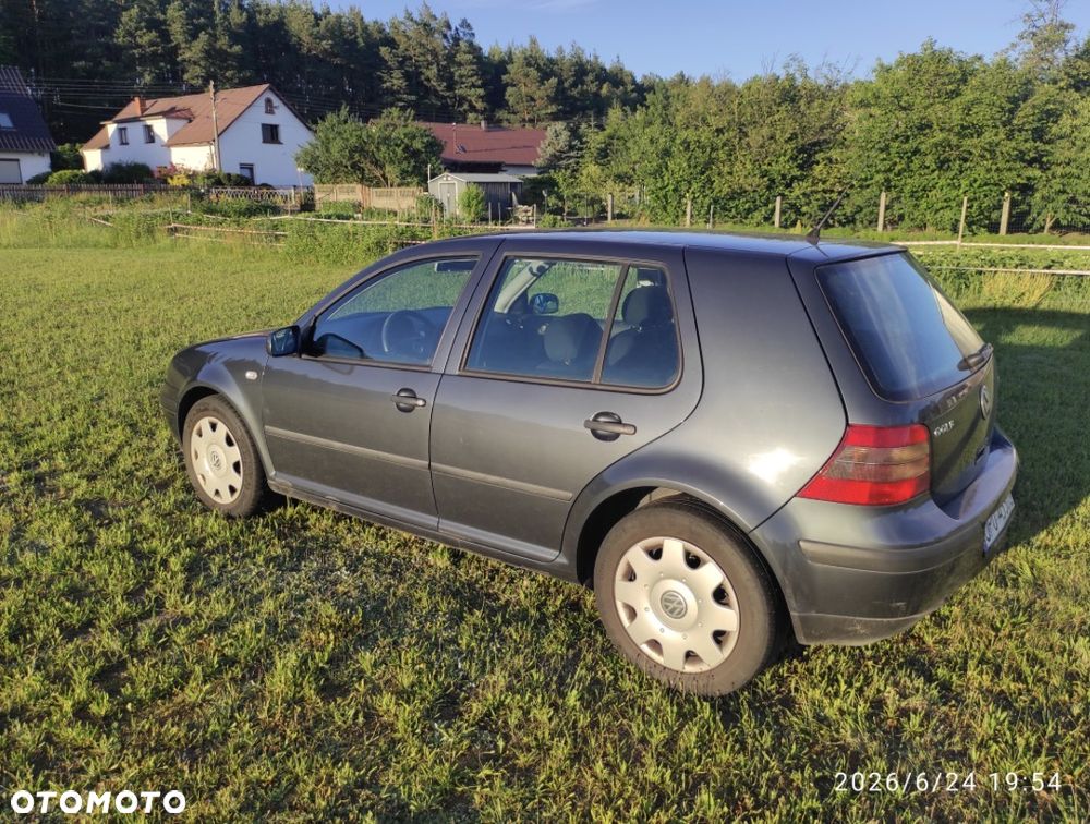 Volkswagen Golf 1.6 Basis - 4