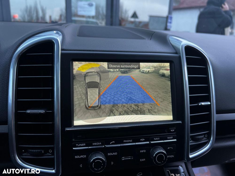 Porsche Cayenne - 18