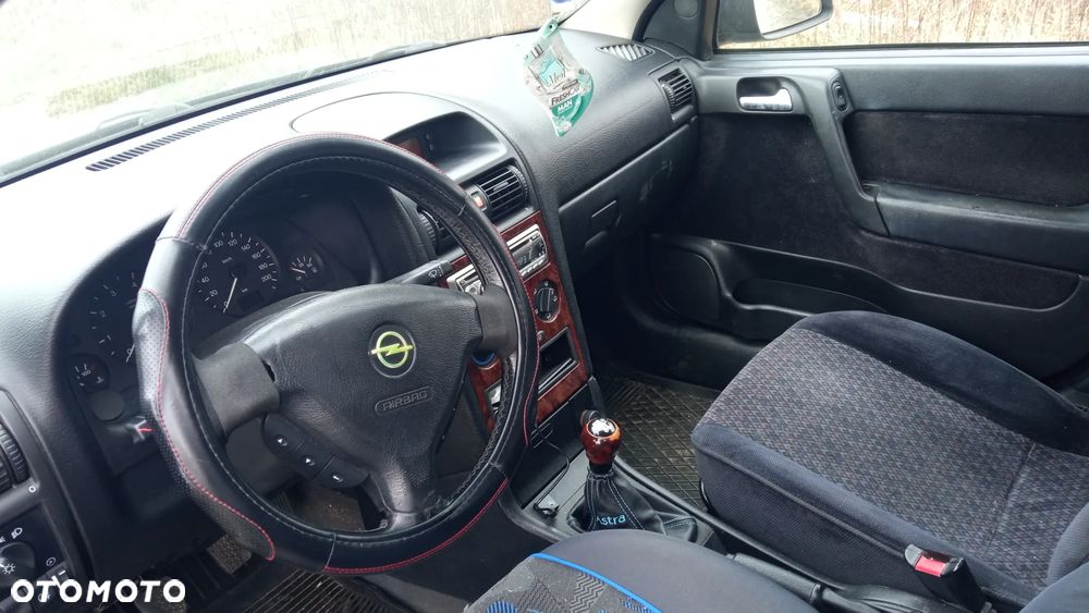 Opel Astra 1.6 GLS - 7