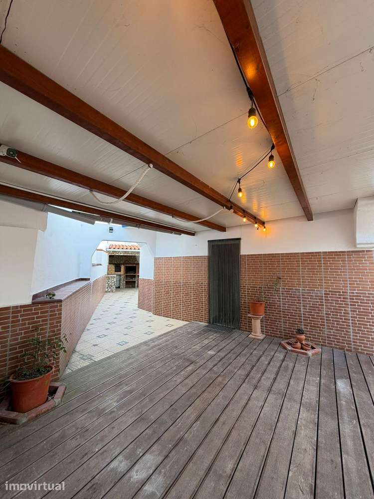 Moradia T2 com possibilidade de T3 - Pronta a habitar - Grande imagem: 2/27