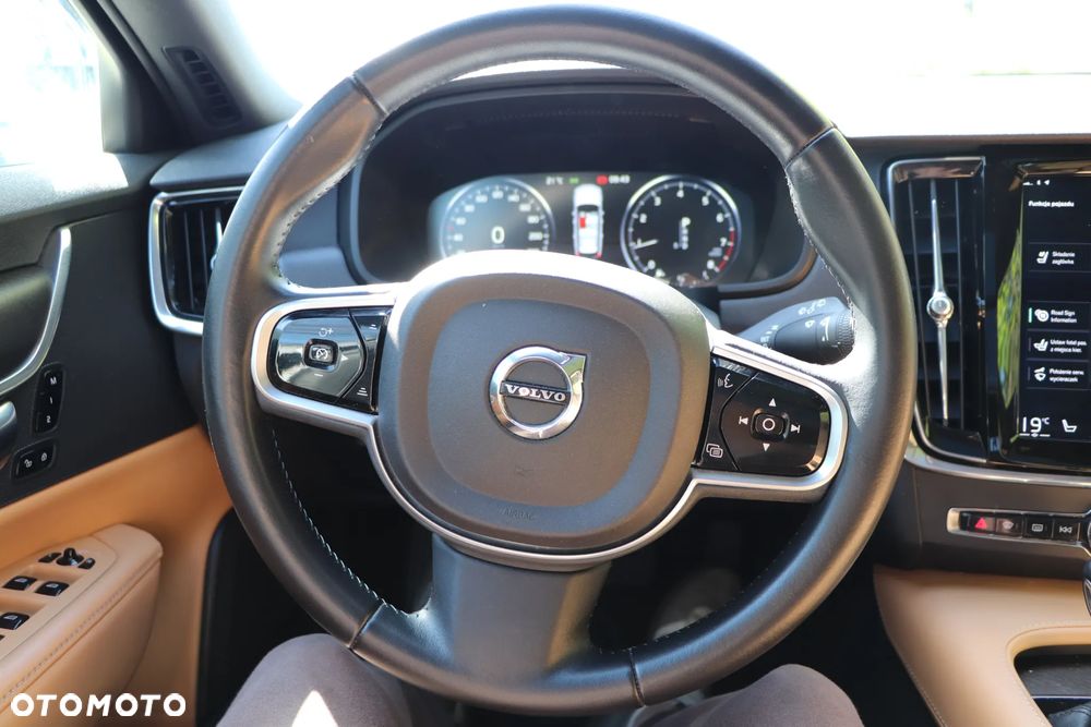 Volvo V90 Cross Country T5 Geartronic Momentum Pro - 29