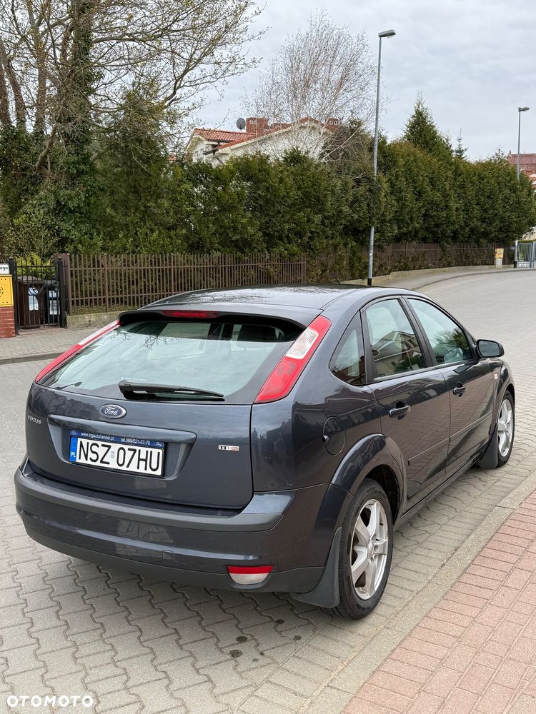 Ford Focus ver-1-8-tdci-ambiente - 4