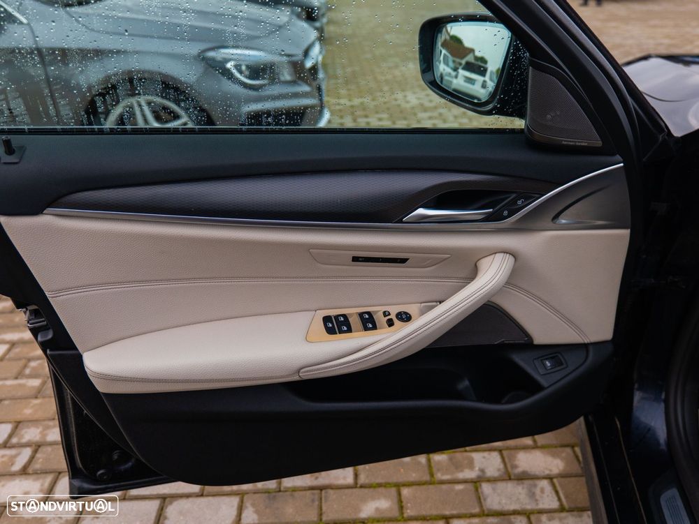 BMW 520 d Pack Desportivo M Auto - 12