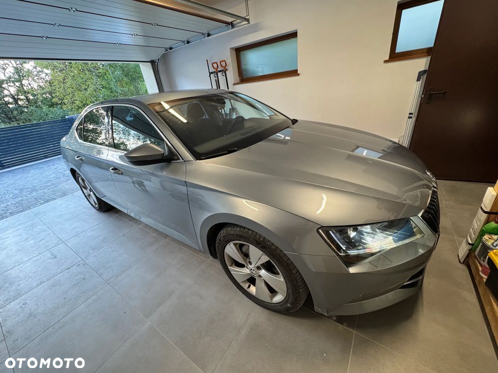 Skoda Superb 2.0 TDI Style DSG - 6