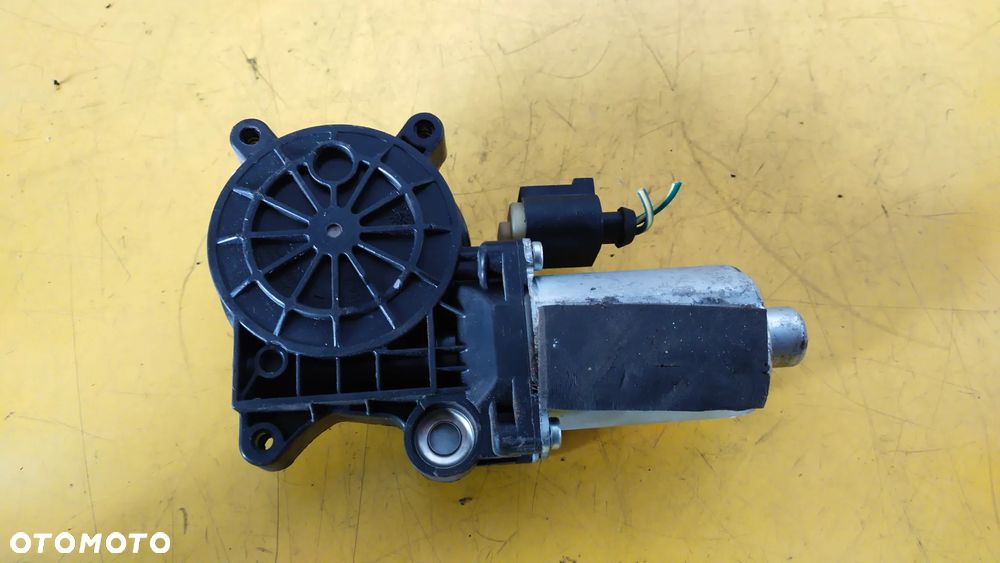 SILNICZEK SZYB PRAWY PRZÓD VOLKSWAGEN FOX 0130821413 - 2