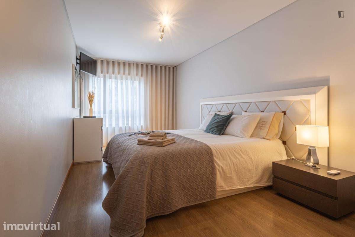 Apartamento com 2 quartos - localizado em Benfica Lisbon - Grande imagem: 2/35