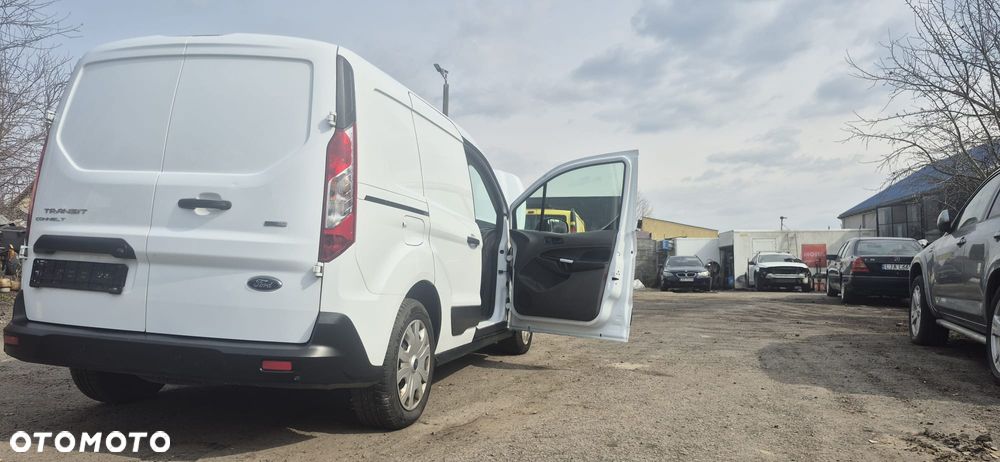 Ford Transit Connect - 17