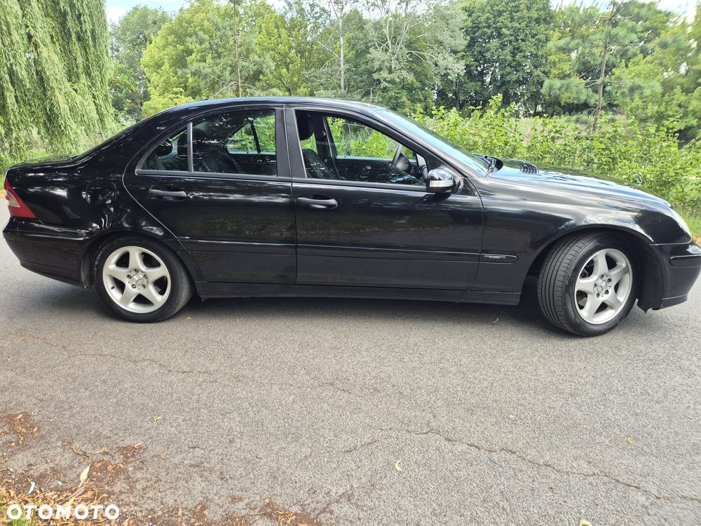 Mercedes-Benz Klasa C 180 Kompressor Classic - 28