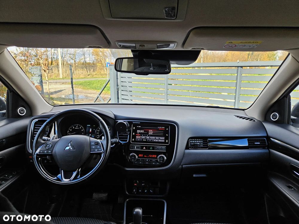 Mitsubishi Outlander 2.0 Instyle SDA 4WD CVT - 9