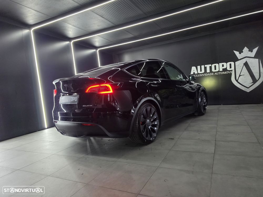 Tesla Model Y Performance Dual Motor AWD - 14