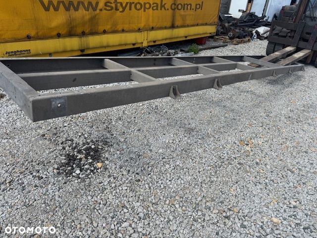 Podramówka pod chłodnię kontener Iveco Daily - 3