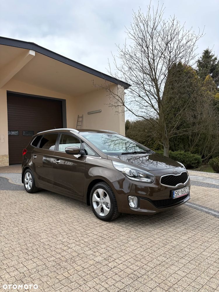 Kia Carens 1.6 GDI L - 1