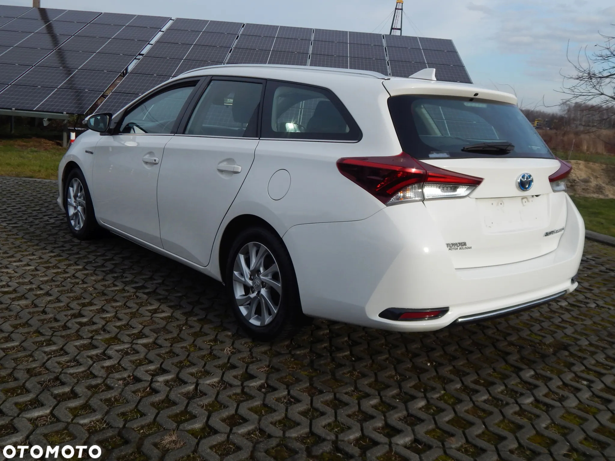 Toyota Auris Hybrid 135 Dynamic - 8