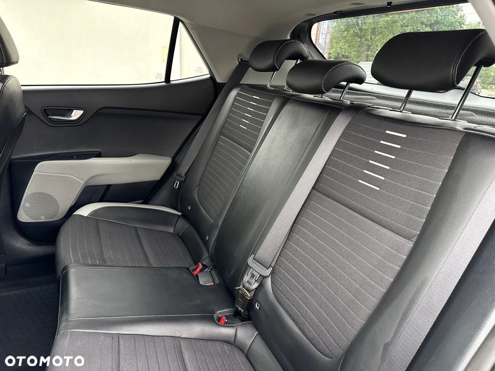 Kia Stonic 1.2 L Business Line - 17