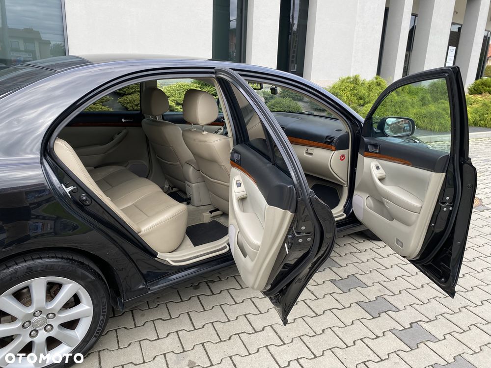 Toyota Avensis 2.0 D-4D Premium - 15