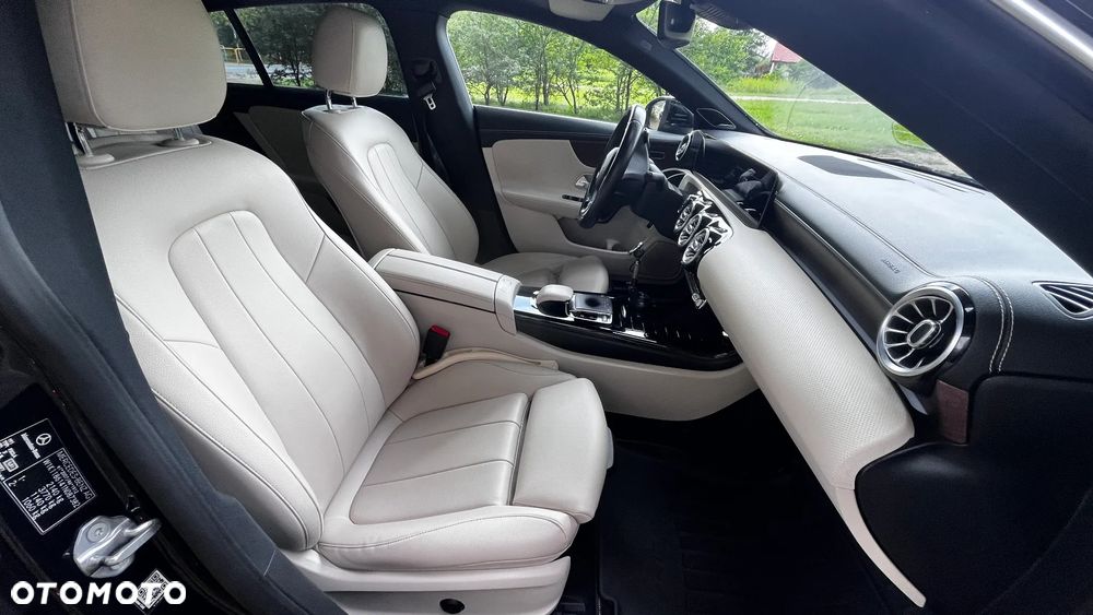 Mercedes-Benz CLA 220 d 8G-DCT - 11