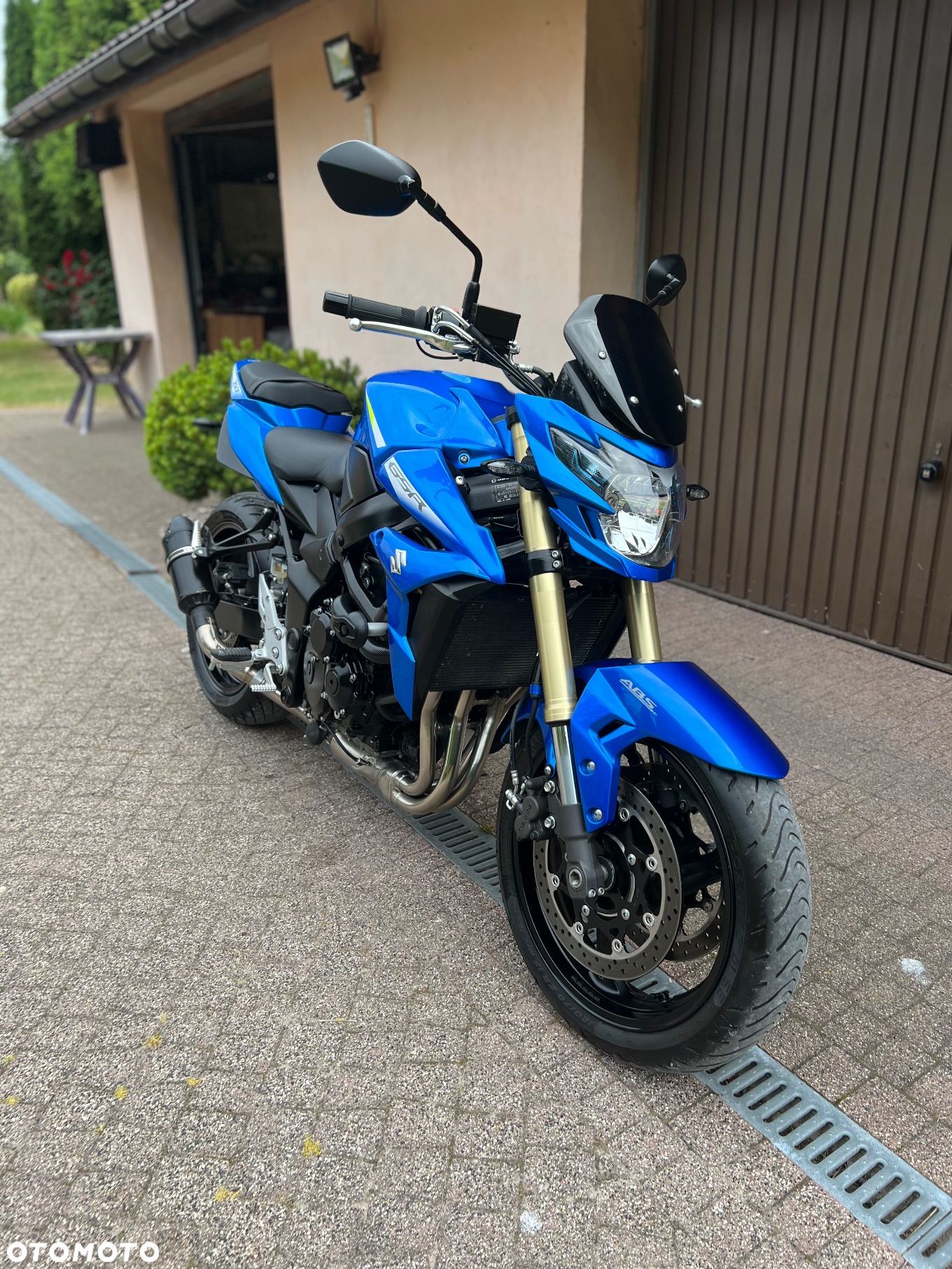Suzuki GSR - 1