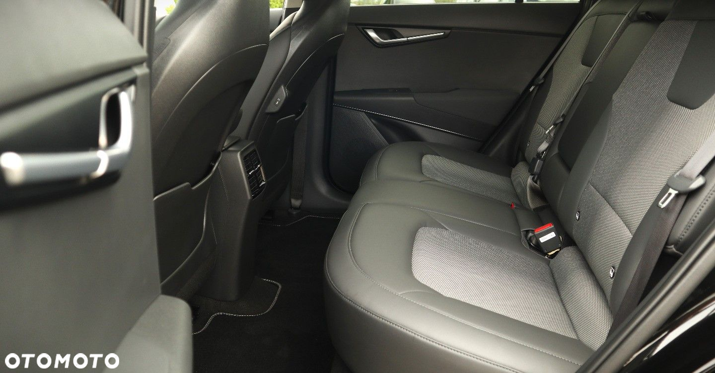 Kia Niro e-Niro 64kWh XL - 4