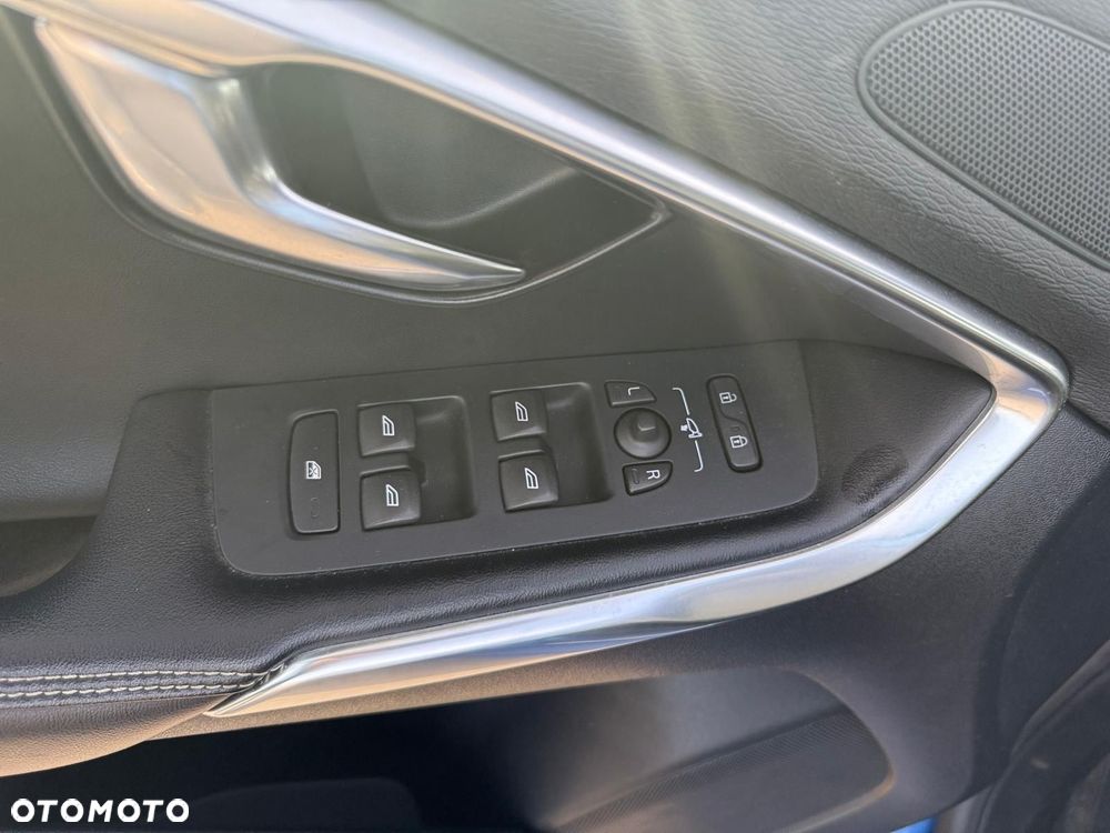 Volvo V40 D2 Drive-E R-Design Momentum - 17
