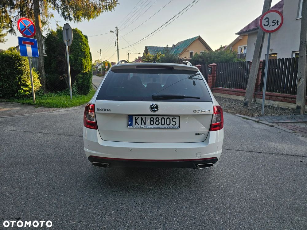 Skoda Octavia 2.0 TDI RS DSG - 6