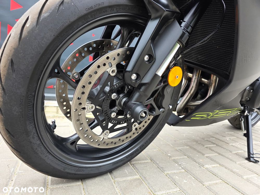 Triumph Daytona - 14