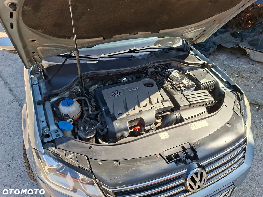 Volkswagen Passat 2.0 TDI DPF Comfortline - 14