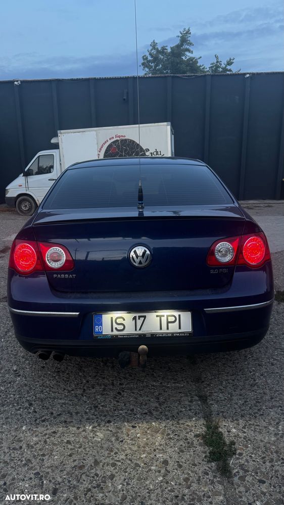 Volkswagen Passat - 2