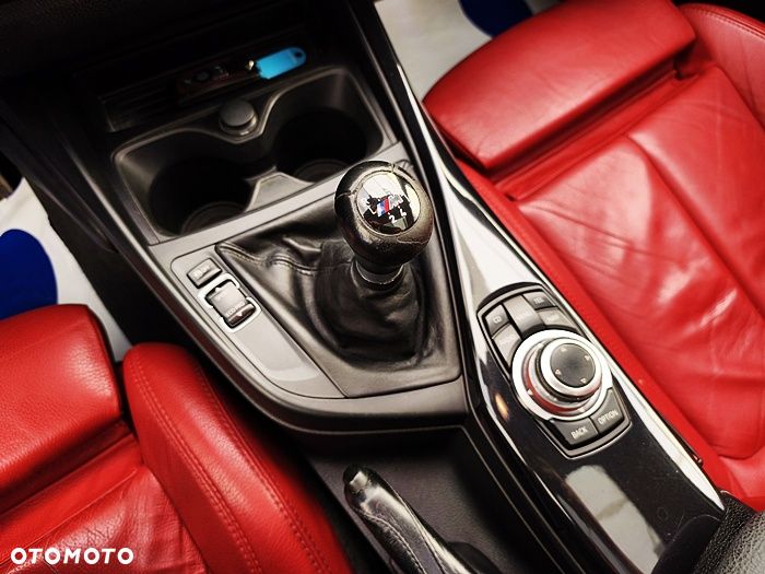 BMW Seria 1 118i Sport Line - 32