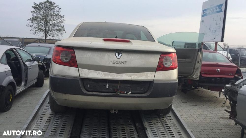 Dezmembram Renault Megane 2 Cabrio 1.9 DCI an fabr 2006 - 1