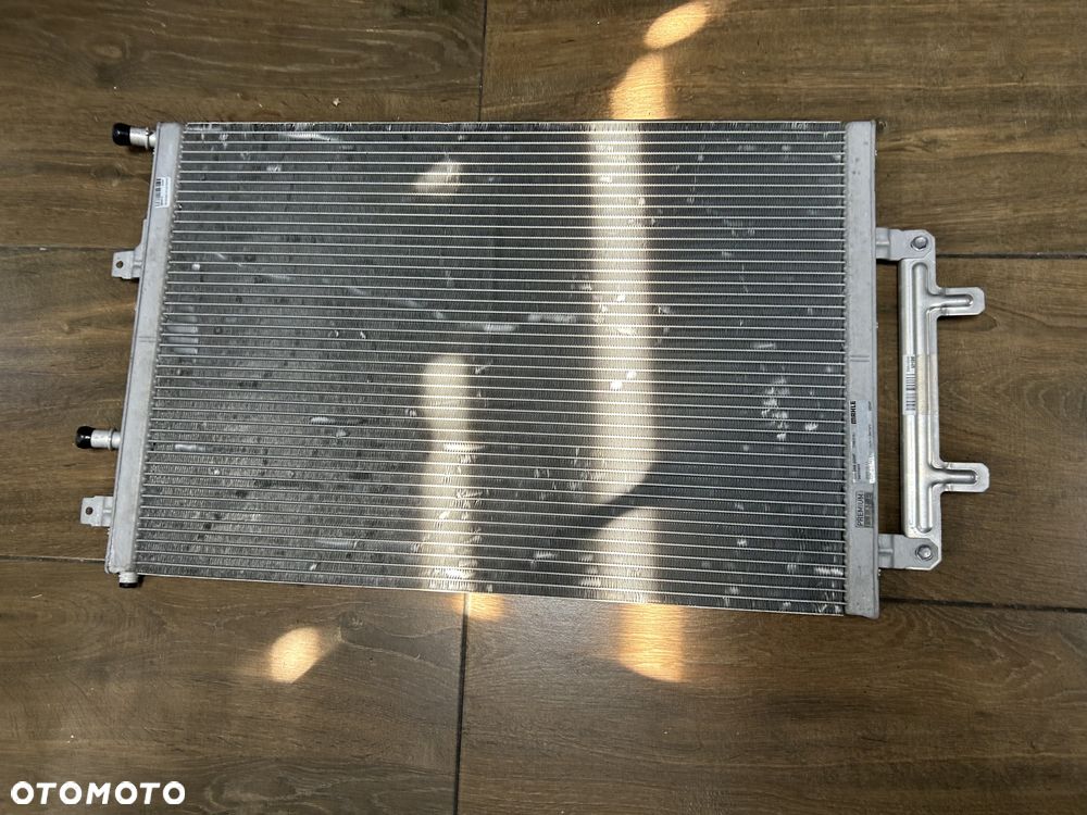 Chłodnica wody Audi A8 D4 Mahle CR 868 000P