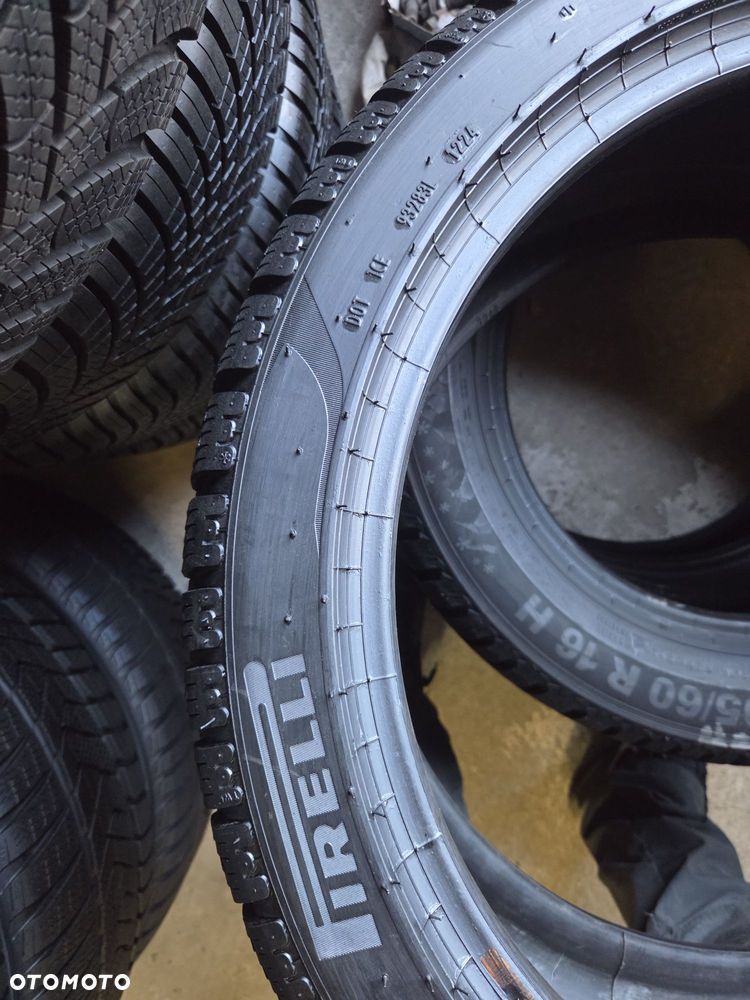 opona używana 245/40R19 Pirelli Winter PZERO TM * RSC Runflat - 3
