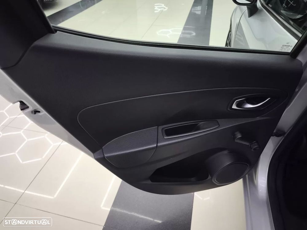 Renault Clio dCi 90 Dynamique - 40