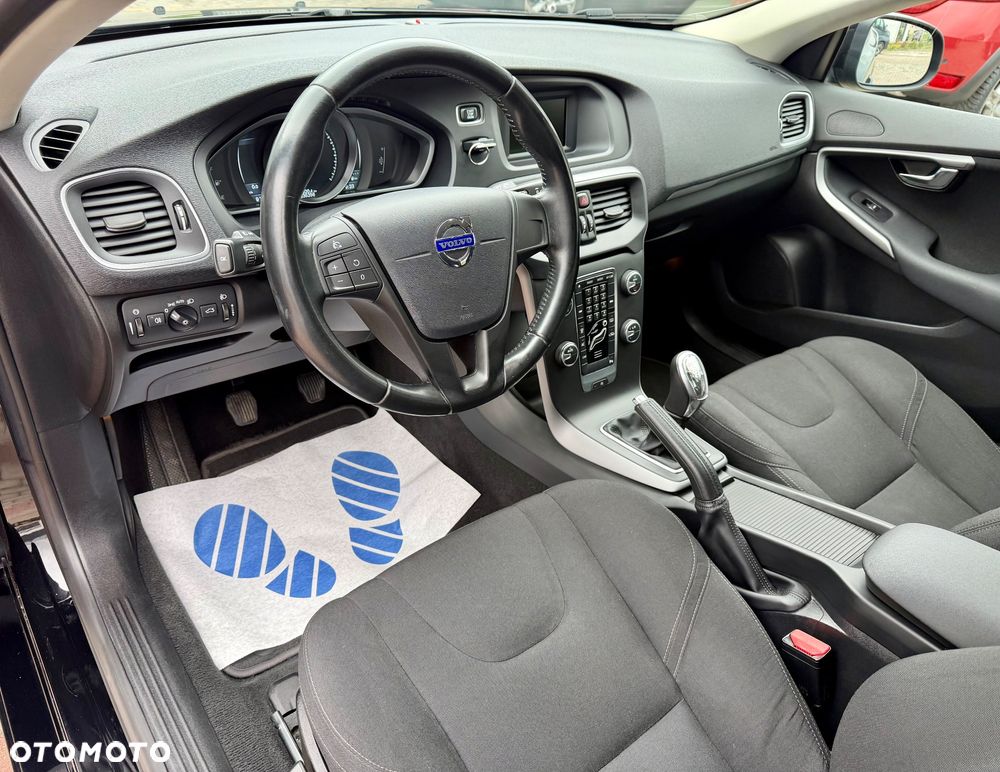Volvo V40 D2 Momentum - 9