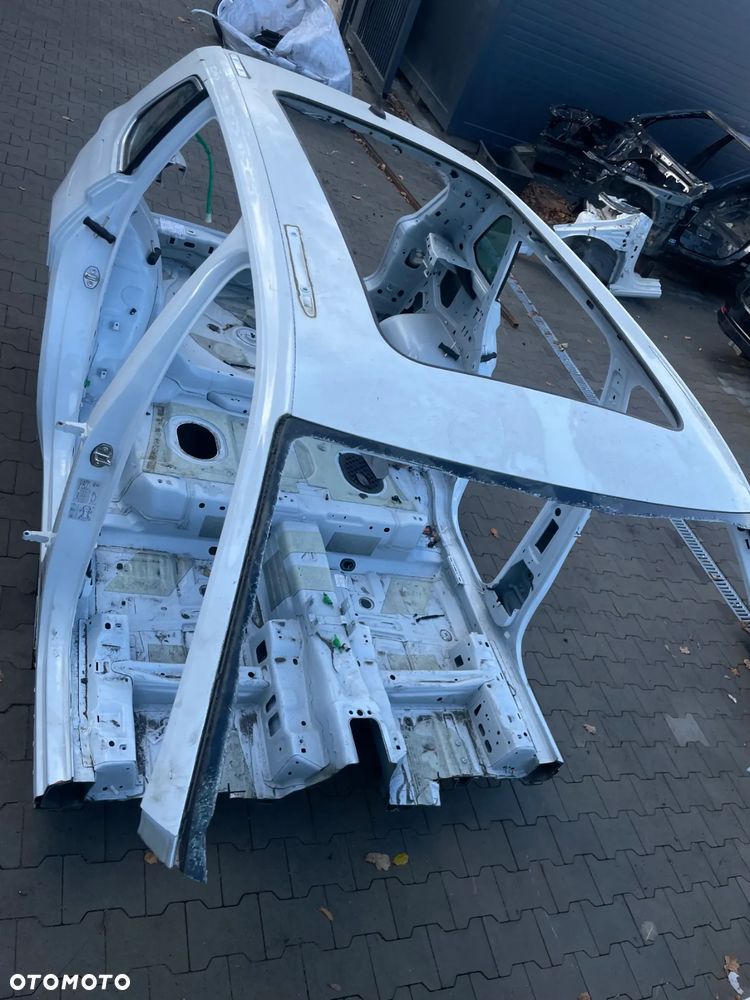 VW TIGUAN II dach panorama długie słupki - 1