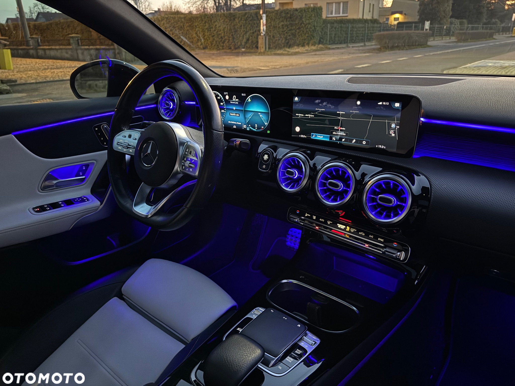 Mercedes-Benz Klasa A 220 AMG Line 7G-DCT - 29