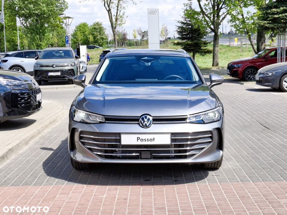Volkswagen Passat - 4