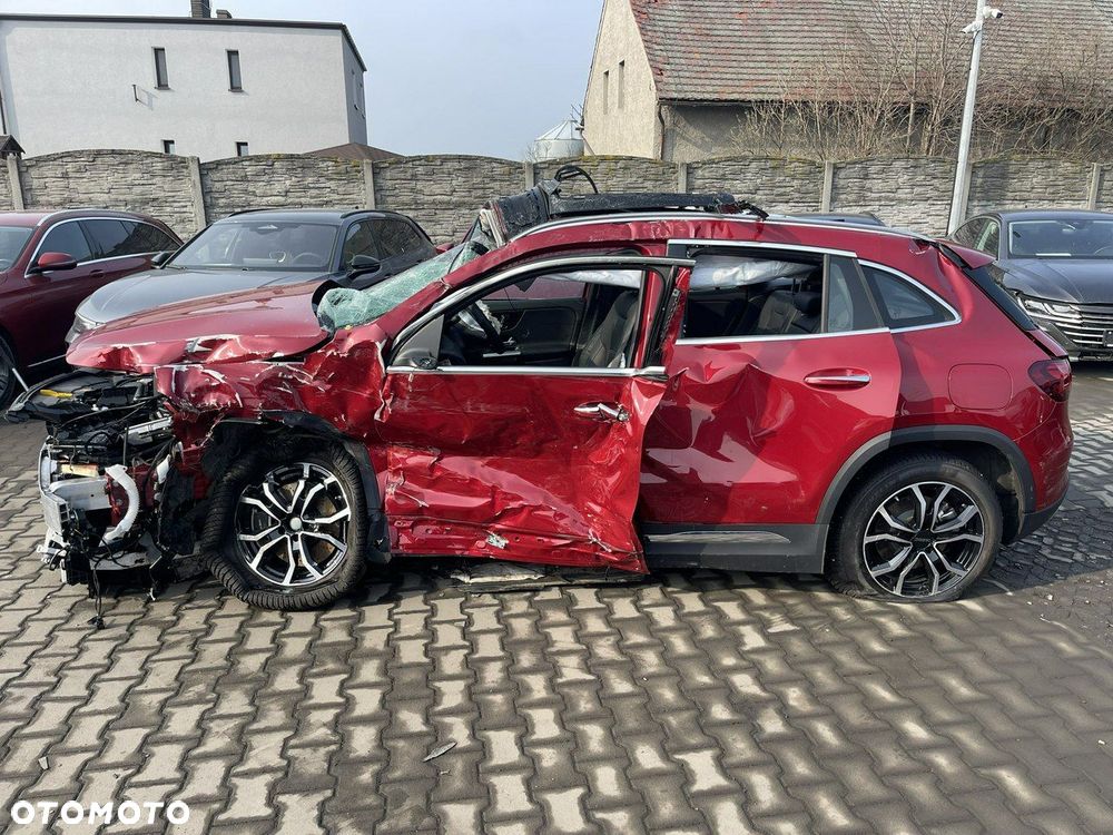 Mercedes-Benz GLA - 3