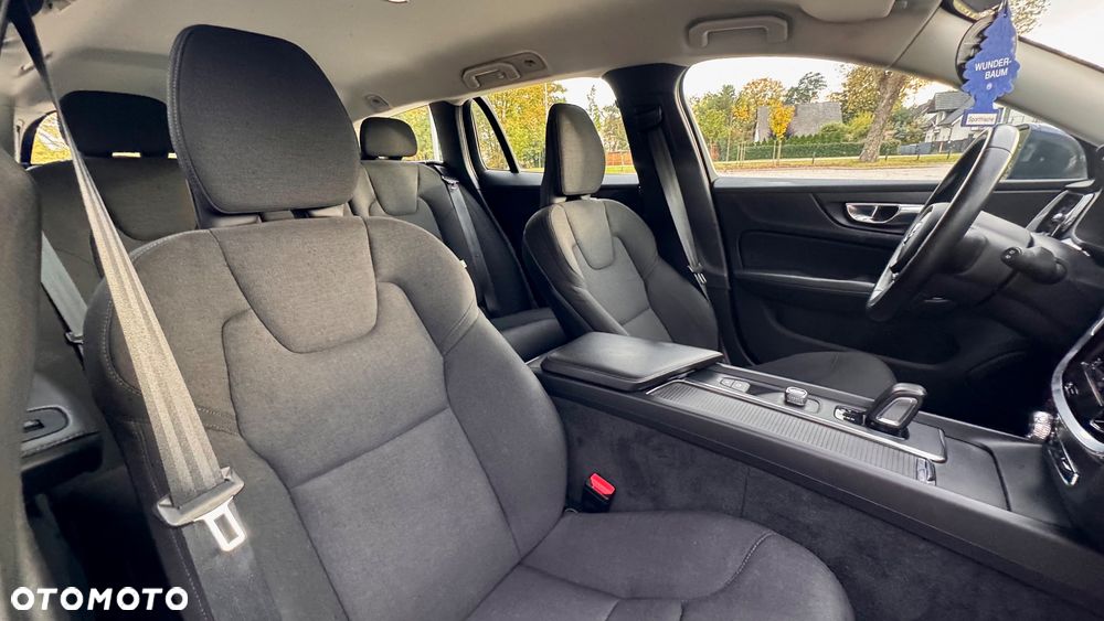 Volvo V60 B3 B DKG Momentum - 8