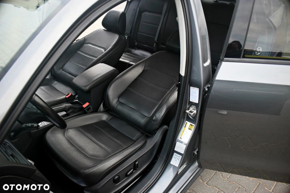 Volkswagen Passat - 37