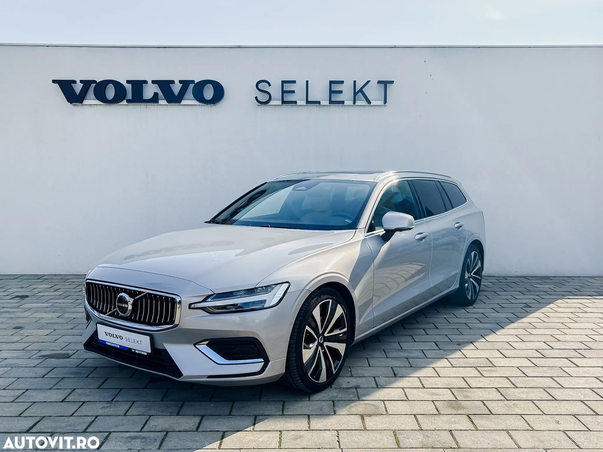 Volvo V60 B4 MHEV AT8 FWD Inscription - 1